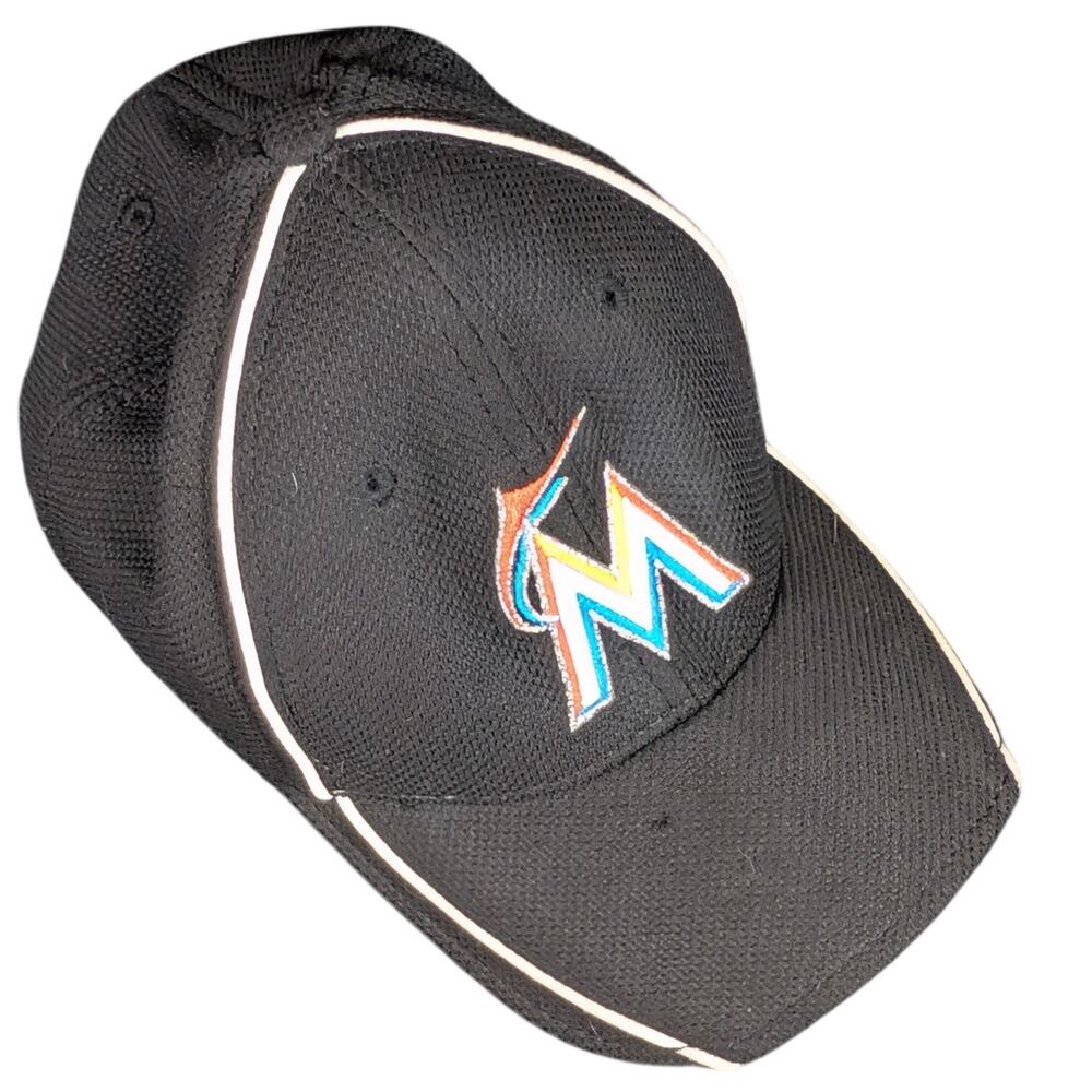 New Era Miami Marlins MLB 39THIRTY Youth Large Flex Fit Black Hat
